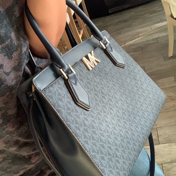 New🦋 Mk large MOTT satchel & wallet navy - Picture 14 of 16